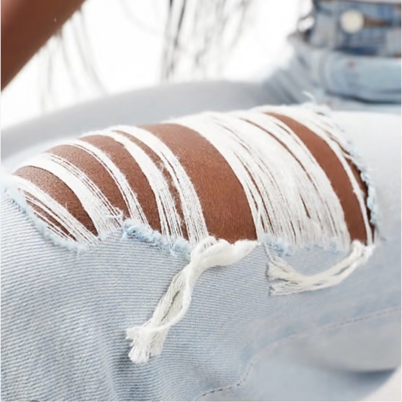 ✨ ASOS DESIGN wide leg dad jeans with knee rip in bleach size - Picture 4 of 4